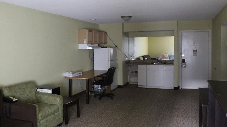 Quality Inn & Suites Muncie Suite