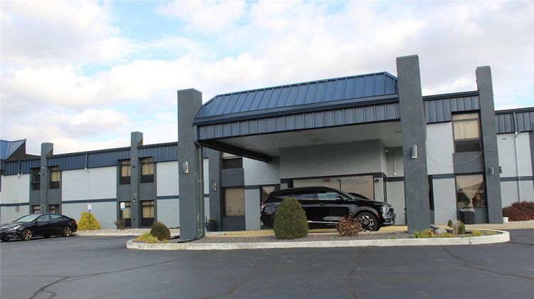 Quality Inn & Suites Muncie Exterior