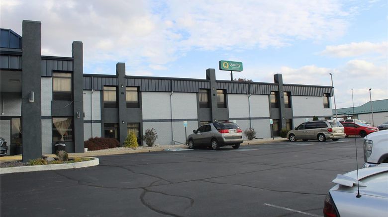 <b>Quality Inn & Suites Muncie Exterior</b>. Images powered by <a href="https://iceportal.shijigroup.com/" title="IcePortal" target="_blank">IcePortal</a>.