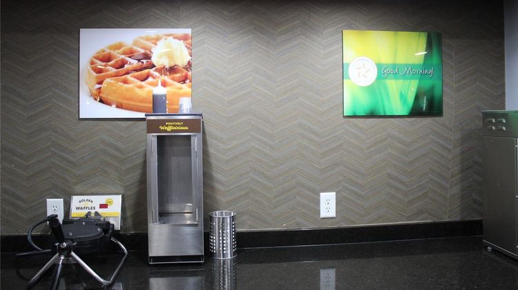 Quality Inn & Suites Muncie Restaurant