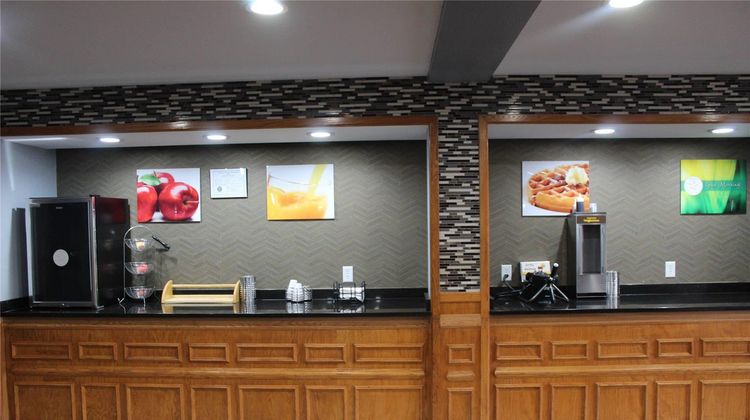 Quality Inn & Suites Muncie Restaurant