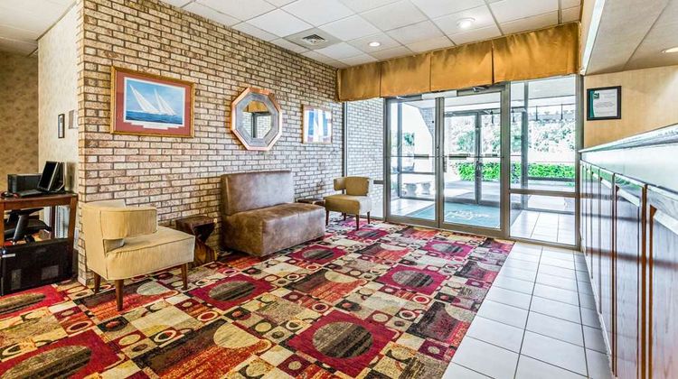 Quality Inn Easton Lobby