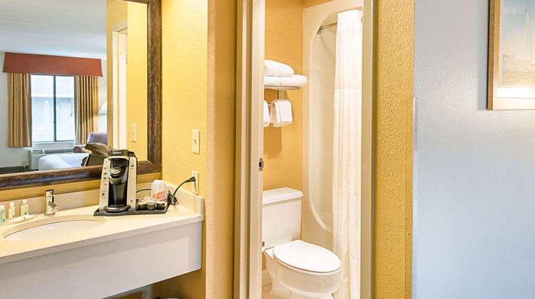 Quality Inn Easton Suite