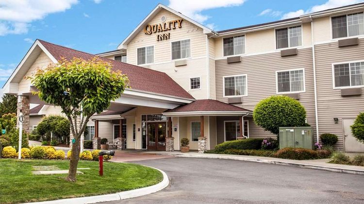 Quality Inn & Suites Exterior