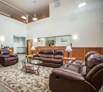 Quality Inn & Suites Lobby