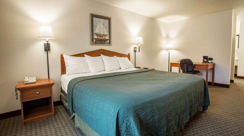 <b>Quality Inn & Suites Room</b>. Images powered by <a href="https://iceportal.shijigroup.com/" title="IcePortal" target="_blank">IcePortal</a>.