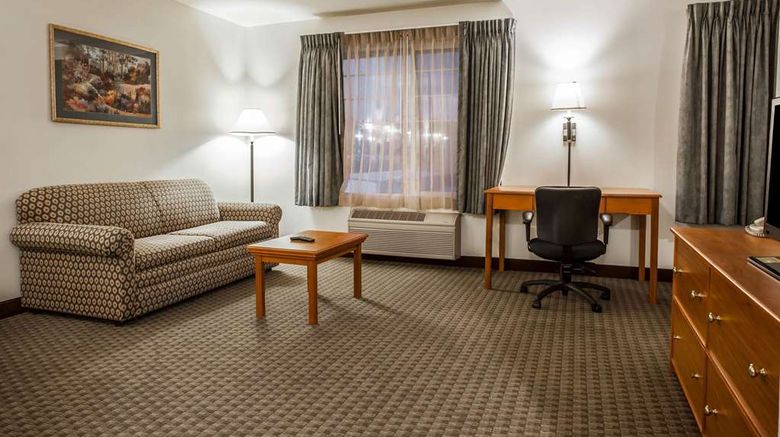 <b>Quality Inn & Suites Suite</b>. Images powered by <a href="https://iceportal.shijigroup.com/" title="IcePortal" target="_blank">IcePortal</a>.
