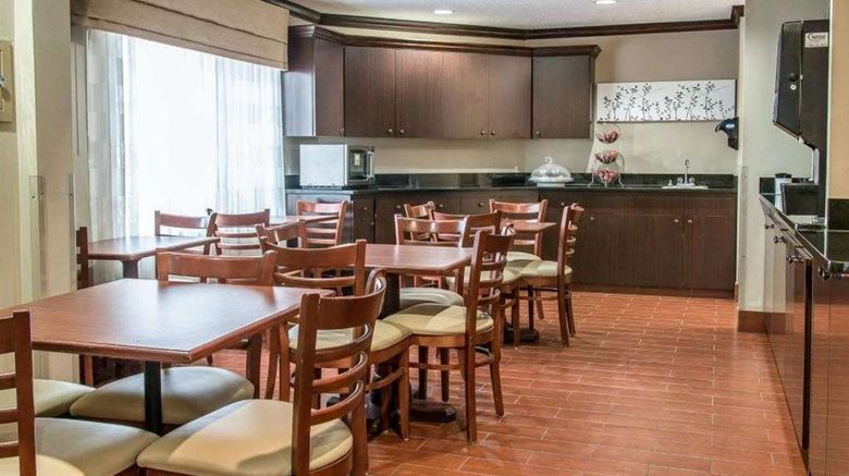 <b>Baymont Inn & Suites Flat Rock Restaurant</b>. Images powered by <a href="https://iceportal.shijigroup.com/" title="IcePortal" target="_blank">IcePortal</a>.
