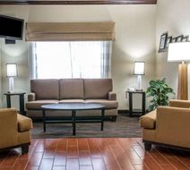 Baymont Inn & Suites Flat Rock Lobby