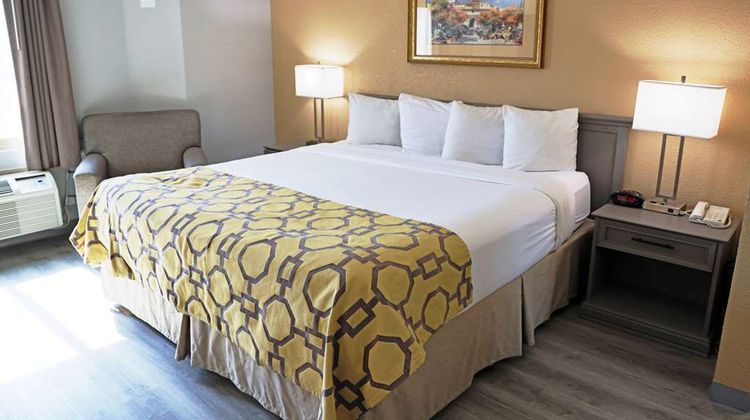 Baymont Inn/Stes Historic Route 66 Room