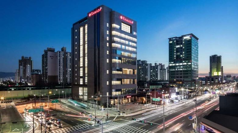 <b>Ramada Seoul Sindorim Hotel Exterior</b>. Images powered by <a href="https://iceportal.shijigroup.com/" title="IcePortal" target="_blank">IcePortal</a>.