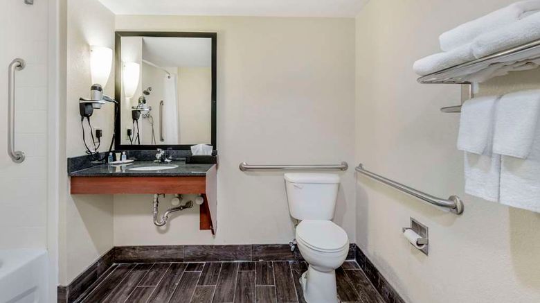 <b>Comfort Suites East Room</b>. Images powered by <a href="https://iceportal.shijigroup.com/" title="IcePortal" target="_blank">IcePortal</a>.