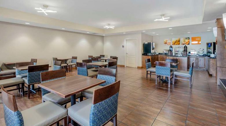<b>Comfort Suites East Restaurant</b>. Images powered by <a href="https://iceportal.shijigroup.com/" title="IcePortal" target="_blank">IcePortal</a>.