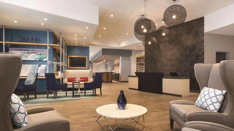 Hyatt Place Niagara Falls Lobby