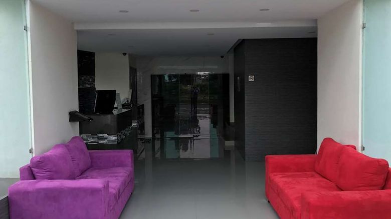 <b>Best Western Plus Metepec & Suites Lobby</b>. Images powered by <a href="https://iceportal.shijigroup.com/" title="IcePortal" target="_blank">IcePortal</a>.
