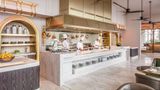 <b>Waldorf Astoria Bangkok Restaurant</b>. Images powered by <a href="https://iceportal.shijigroup.com/" title="IcePortal" target="_blank">IcePortal</a>.
