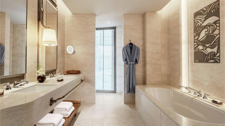 Waldorf Astoria Bangkok Room