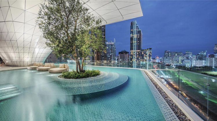 Waldorf Astoria Bangkok Pool