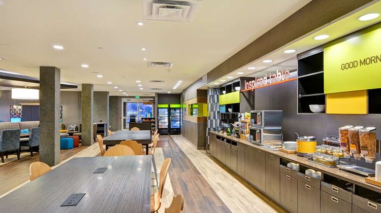 Home2 Suites Green Bay Restaurant