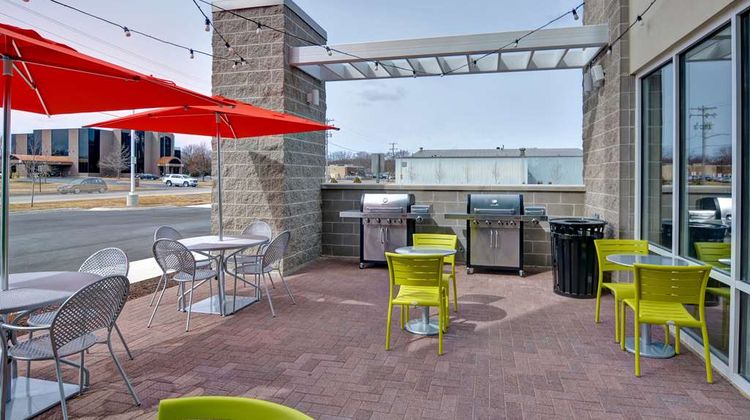 Home2 Suites Green Bay Restaurant