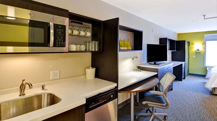 Home2 Suites Green Bay Room