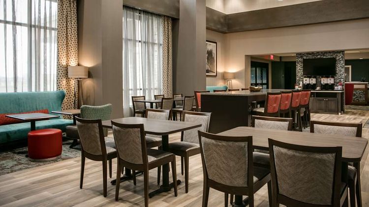 Hampton Inn Wichita Northwest Lobby