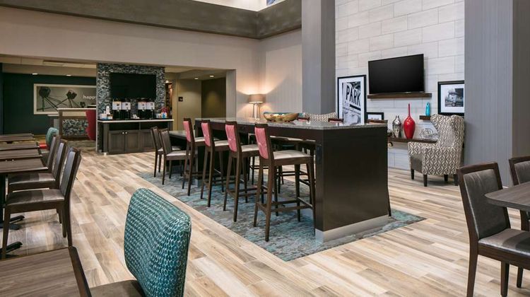 Hampton Inn Wichita Northwest Lobby