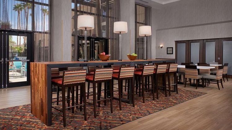 Hampton Inn Phoenix/Scottsdale @ Shea Lobby