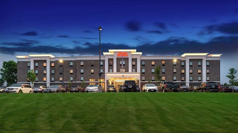 <b>Hampton Inn & Suites St. Paul/Oakdale Exterior</b>. Images powered by <a href="https://iceportal.shijigroup.com/" title="IcePortal" target="_blank">IcePortal</a>.
