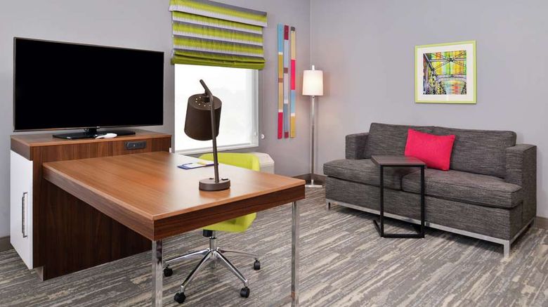 <b>Hampton Inn & Suites St. Paul/Oakdale Room</b>. Images powered by <a href="https://iceportal.shijigroup.com/" title="IcePortal" target="_blank">IcePortal</a>.