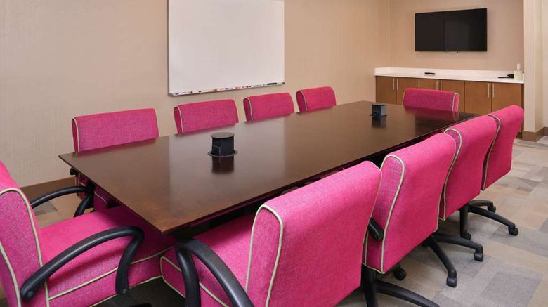 <b>Hampton Inn & Suites St. Paul/Oakdale Meeting</b>. Images powered by <a href="https://iceportal.shijigroup.com/" title="IcePortal" target="_blank">IcePortal</a>.
