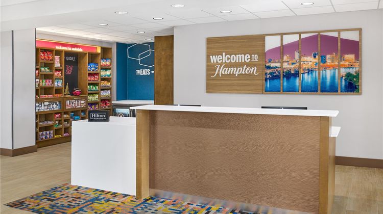 Hampton Inn & Suites St. Paul/Oakdale Lobby