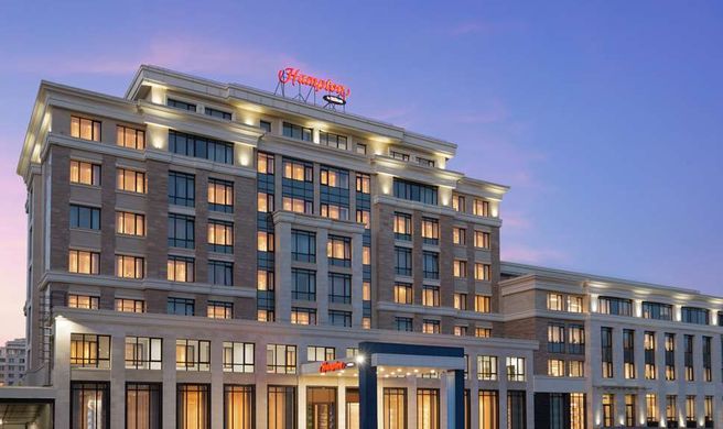 Hampton by Hilton Astana Triumphal Arch Exterior