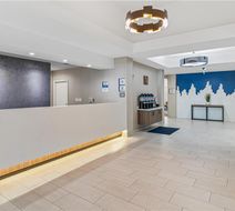 Best Western Valencia/Six Flags Inn Stes Lobby