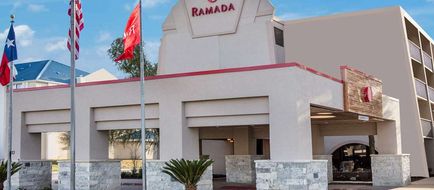 Ramada Austin South Exterior