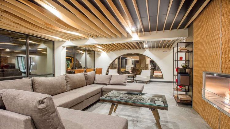Ramada Austin South Lobby