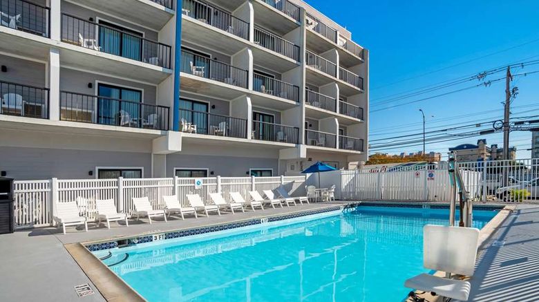 <b>Best Western Plus Sea Bay Hotel Pool</b>. Images powered by <a href="https://iceportal.shijigroup.com/" title="IcePortal" target="_blank">IcePortal</a>.