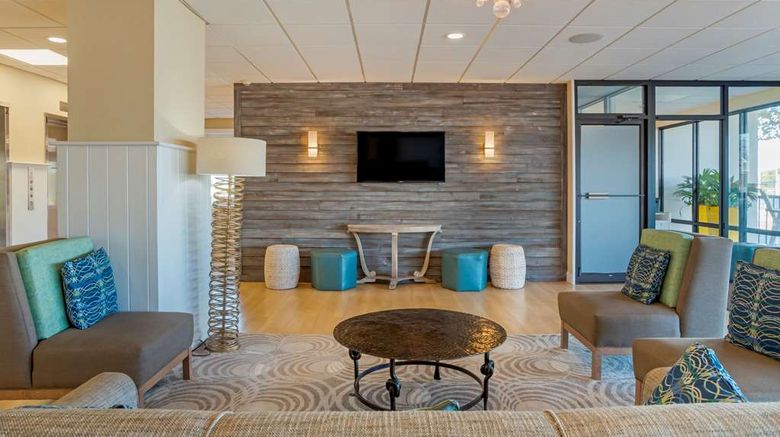 <b>Best Western Plus Sea Bay Hotel Lobby</b>. Images powered by <a href="https://iceportal.shijigroup.com/" title="IcePortal" target="_blank">IcePortal</a>.