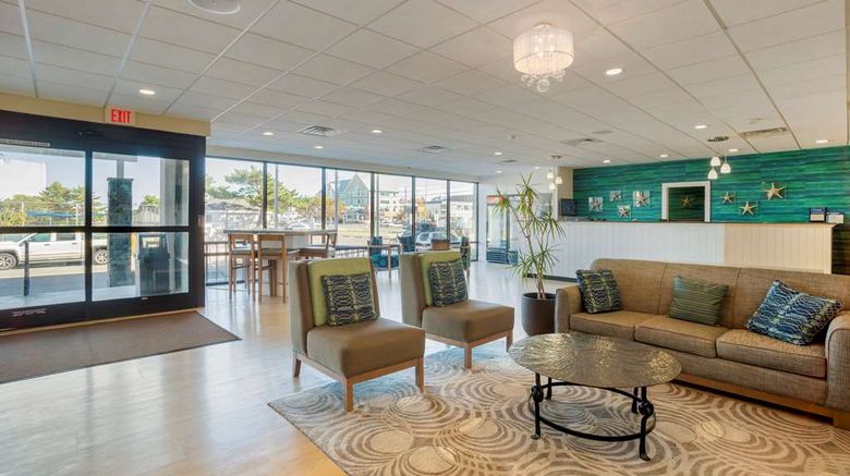 <b>Best Western Plus Sea Bay Hotel Lobby</b>. Images powered by <a href="https://iceportal.shijigroup.com/" title="IcePortal" target="_blank">IcePortal</a>.