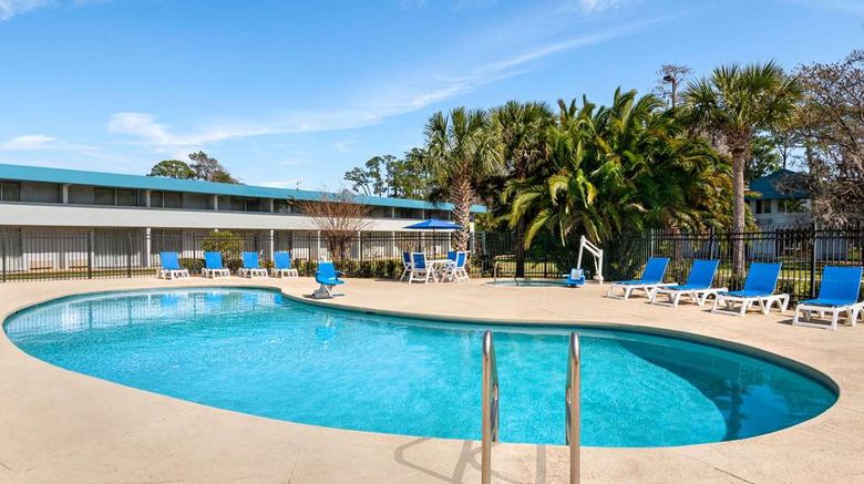 <b>Baymont by Wyndham Daytona Beach Pool</b>. Images powered by <a href="https://iceportal.shijigroup.com/" title="IcePortal" target="_blank">IcePortal</a>.