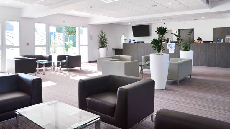 <b>Golden Tulip La Baule Suites Lobby</b>. Images powered by <a href="https://iceportal.shijigroup.com/" title="IcePortal" target="_blank">IcePortal</a>.