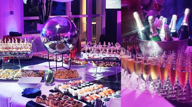 <b>Golden Tulip La Baule Suites Restaurant</b>. Images powered by <a href="https://iceportal.shijigroup.com/" title="IcePortal" target="_blank">IcePortal</a>.
