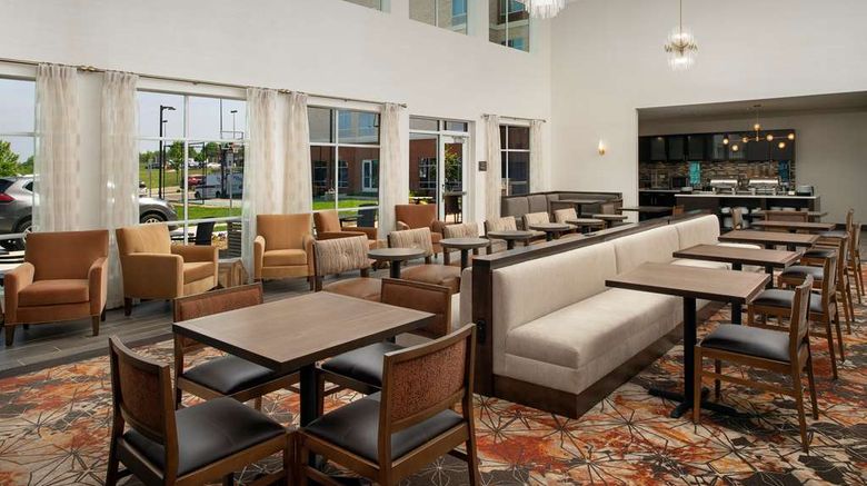 <b>Homewood Suites Kansas City Speedway Lobby</b>. Images powered by <a href="https://iceportal.shijigroup.com/" title="IcePortal" target="_blank">IcePortal</a>.