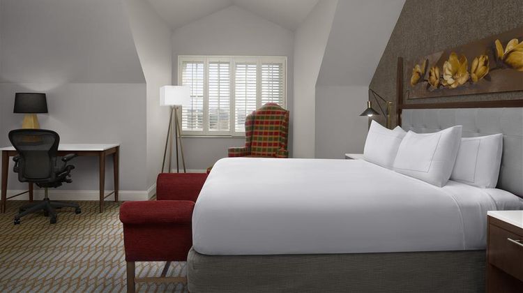 Virginia Crossings Hotel & Conference Room
