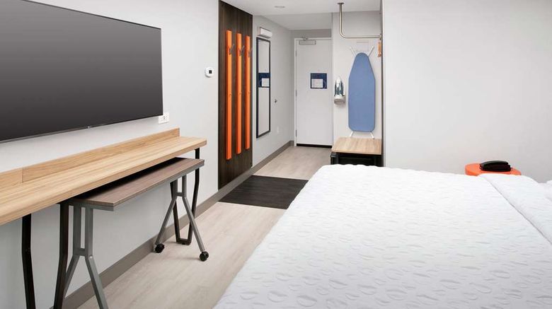 <b>Tru By Hilton Louisville East Room</b>. Images powered by <a href="https://iceportal.shijigroup.com/" title="IcePortal" target="_blank">IcePortal</a>.