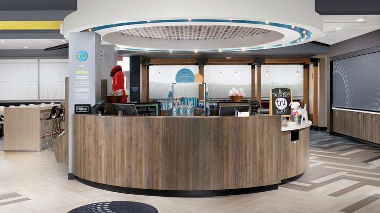 Tru By Hilton Louisville East Lobby