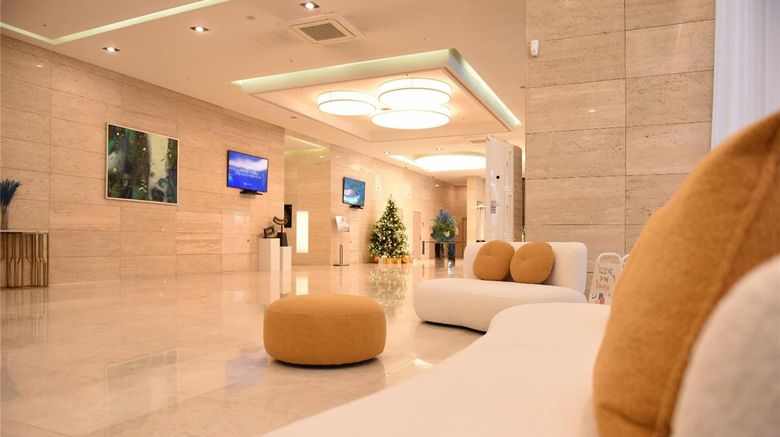 <b>Ramada by Wyndham Yongin Lobby</b>. Images powered by <a href="https://iceportal.shijigroup.com/" title="IcePortal" target="_blank">IcePortal</a>.