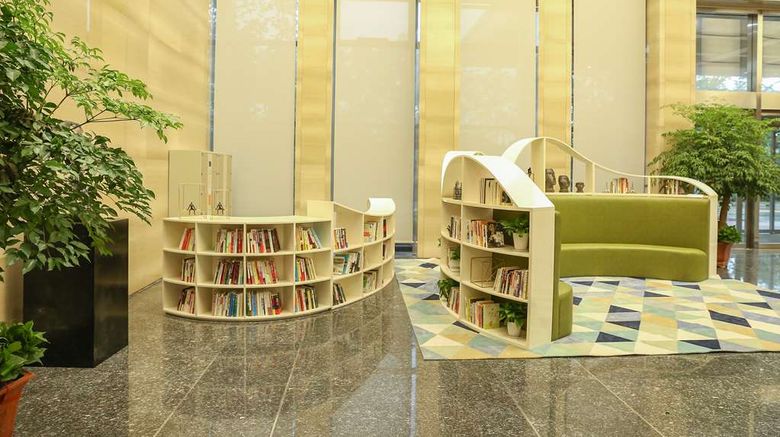<b>Ramada Encore by Wyndham Hangzhou Aoti Lobby</b>. Images powered by <a href="https://iceportal.shijigroup.com/" title="IcePortal" target="_blank">IcePortal</a>.
