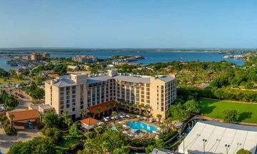 Horseshoe Bay Resort