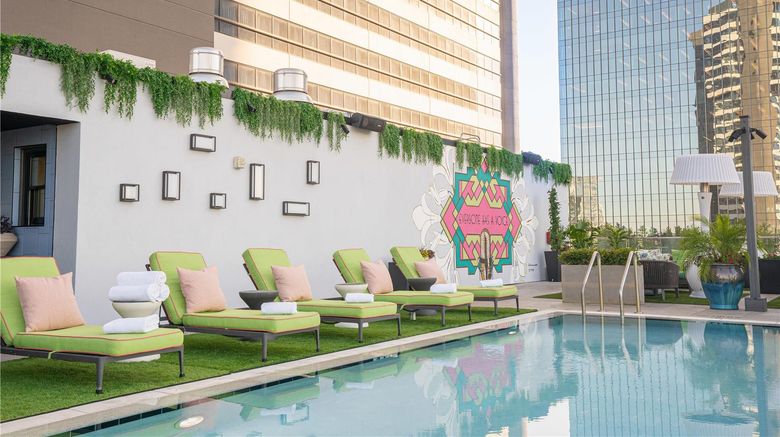 <b>Holston House Nashville Pool</b>. Images powered by <a href="https://iceportal.shijigroup.com/" title="IcePortal" target="_blank">IcePortal</a>.